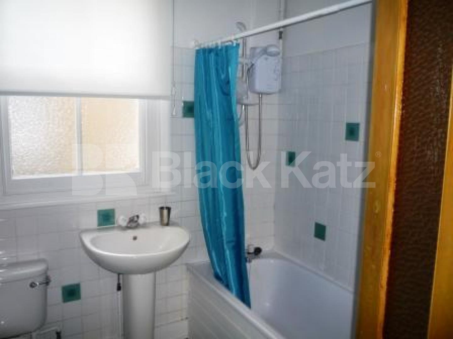 			EXCELLENT 2 DOUBLE BEDROM PROPERTY!, 2 Bedroom, 1 bath, 1 reception Flat			 Philip Lane, TURNPIKE LANE