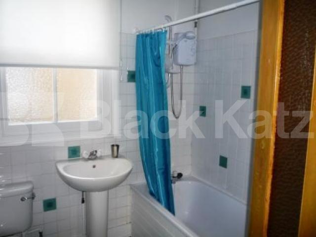			EXCELLENT 2 DOUBLE BEDROM PROPERTY!, 2 Bedroom, 1 bath, 1 reception Flat			 Philip Lane, TURNPIKE LANE