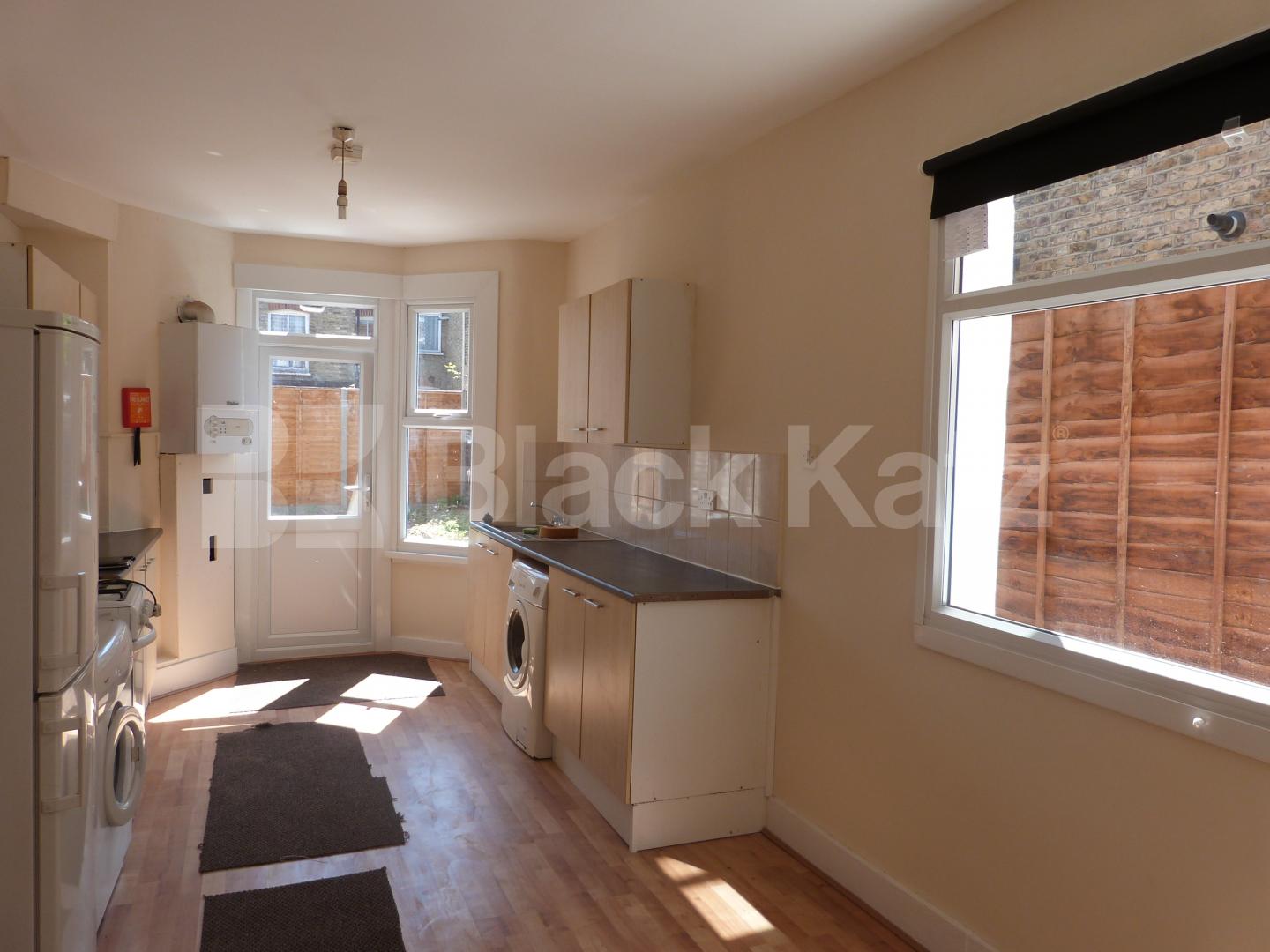 			4 Bedroom, 1 bath, 1 reception Terraced House			 Sperling Road, BRUCE GROVE