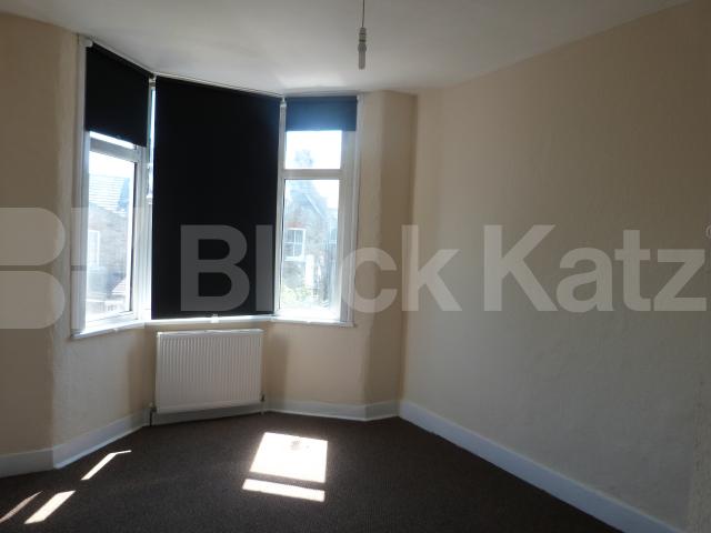 			4 Bedroom, 1 bath, 1 reception Terraced House			 Sperling Road, BRUCE GROVE