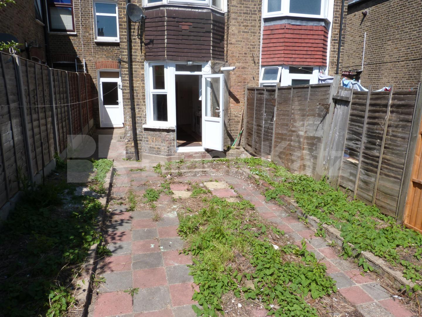 			4 Bedroom, 1 bath, 1 reception Terraced House			 Sperling Road, BRUCE GROVE