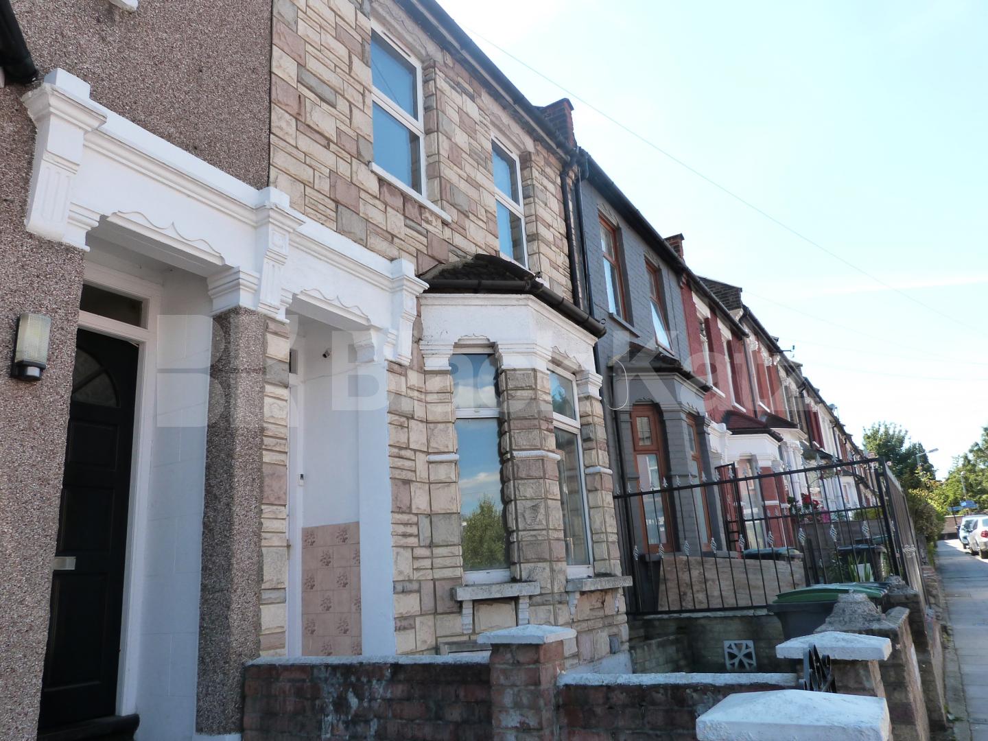 			4 Bedroom, 1 bath, 1 reception Terraced House			 Sperling Road, BRUCE GROVE