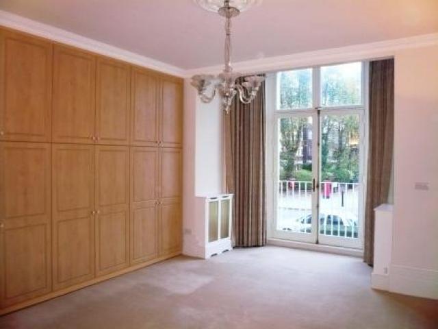 			2 Bedroom, 1 bath, 1 reception Flat			 Belsize Park Gardens, BELSIZE PARK
