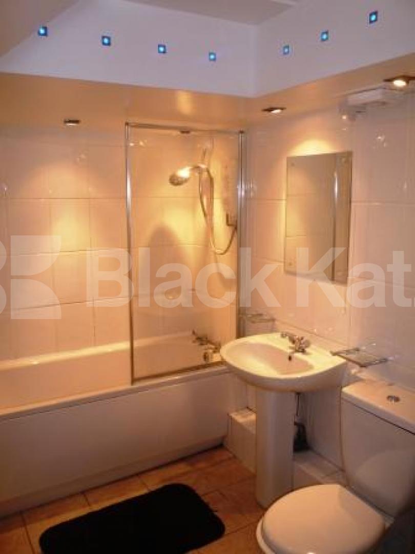 			LET, 1 Bedroom, 1 bath, 1 reception Flat			 Mayfield Road, CROUCH END