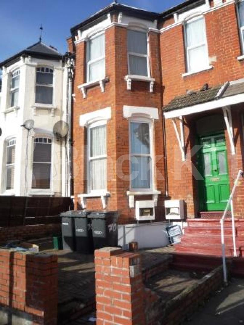 			2 Bedroom, 1 bath, 1 reception Flat			 Lordship Lane, WOOD GREEN