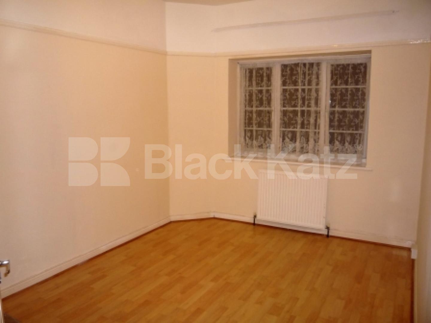 			2 Bedroom, 1 bath, 1 reception Flat			 Crown Road, Muswell Hill