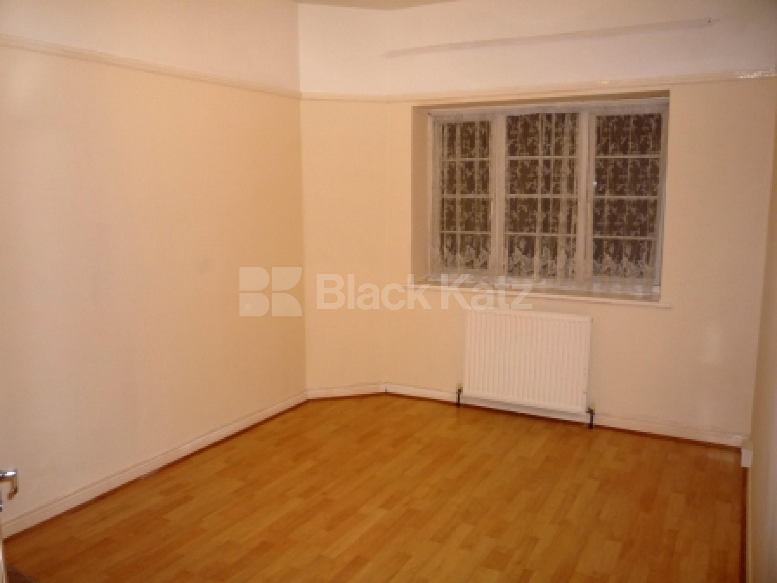 			2 Bedroom, 1 bath, 1 reception Flat			 Crown Road, Muswell Hill N10