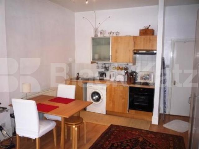 			INCLUDING HEATING AND HOT WATER!, Studio Apartment, 1 bath, 1 reception Flat			 Stanhope Road, HIGHGATE