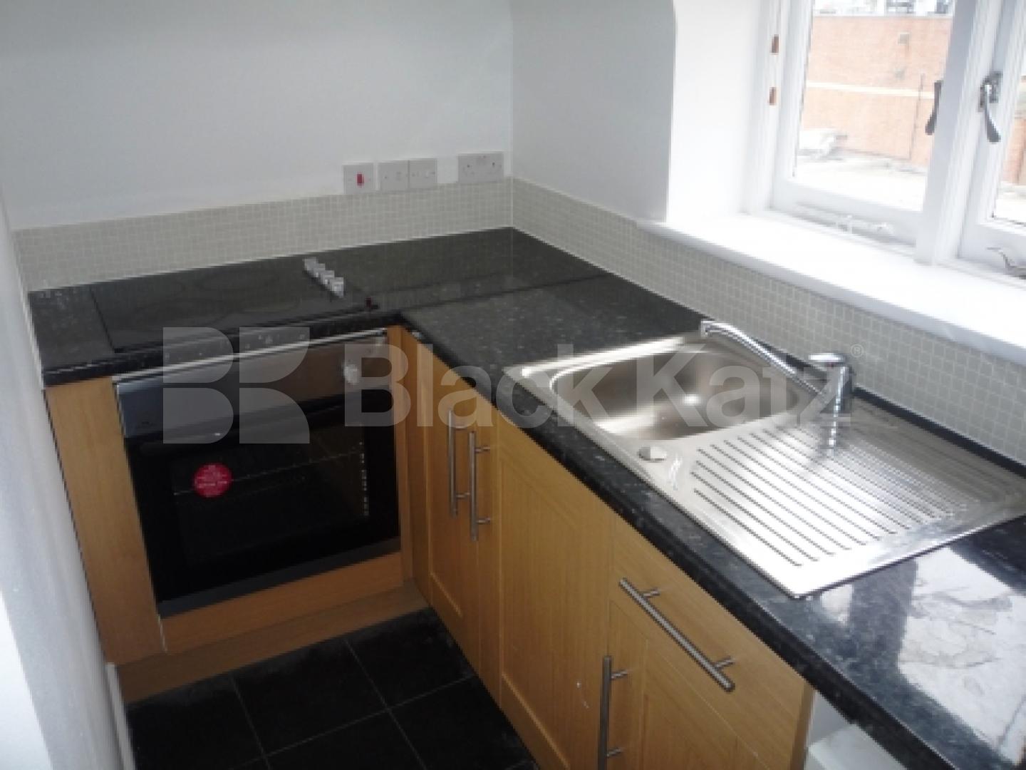 			1 Bedroom, 1 bath, 1 reception Flat			 Atheneum Place, Muswell Hill