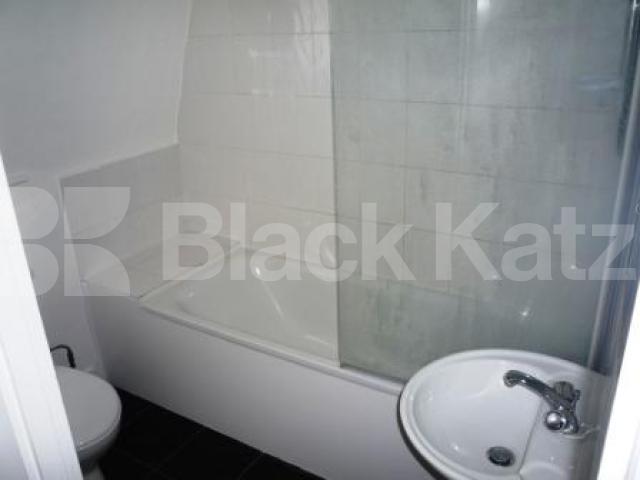 			1 Bedroom, 1 bath, 1 reception Flat			 Atheneum Place, Muswell Hill