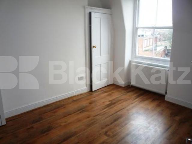 			1 Bedroom, 1 bath, 1 reception Flat			 Atheneum Place, Muswell Hill