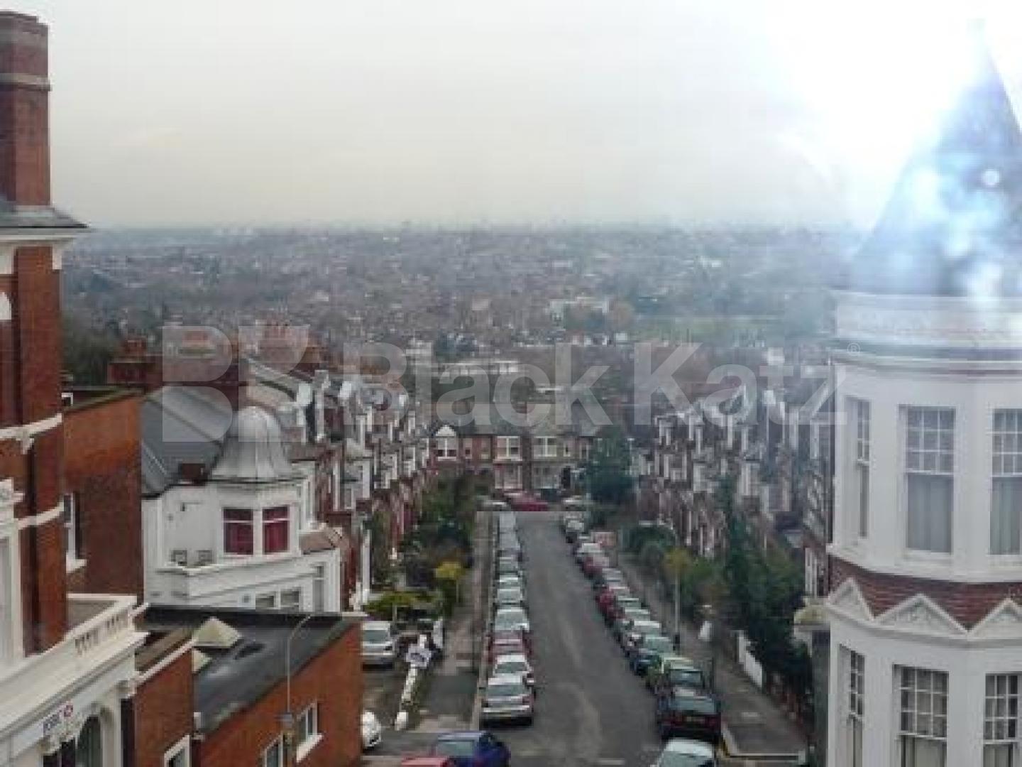 			1 Bedroom, 1 bath, 1 reception Flat			 Atheneum Place, Muswell Hill