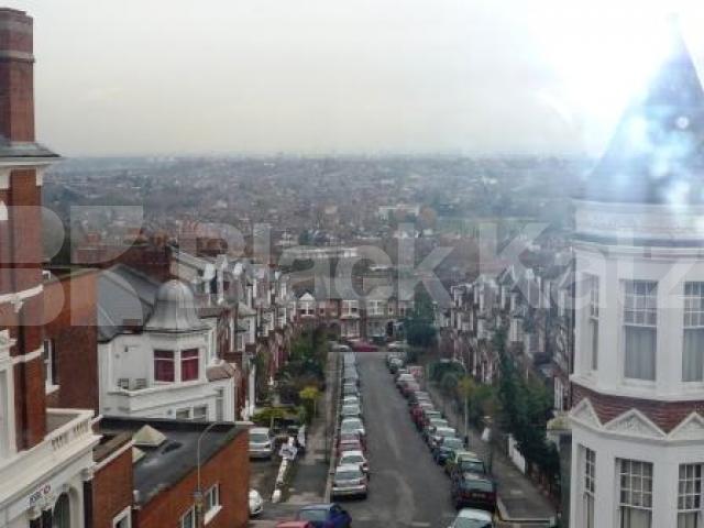 			1 Bedroom, 1 bath, 1 reception Flat			 Atheneum Place, Muswell Hill