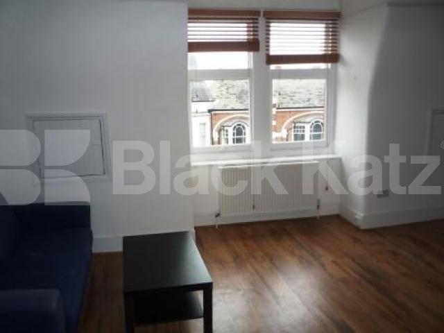 			1 Bedroom, 1 bath, 1 reception Flat			 Atheneum Place, Muswell Hill