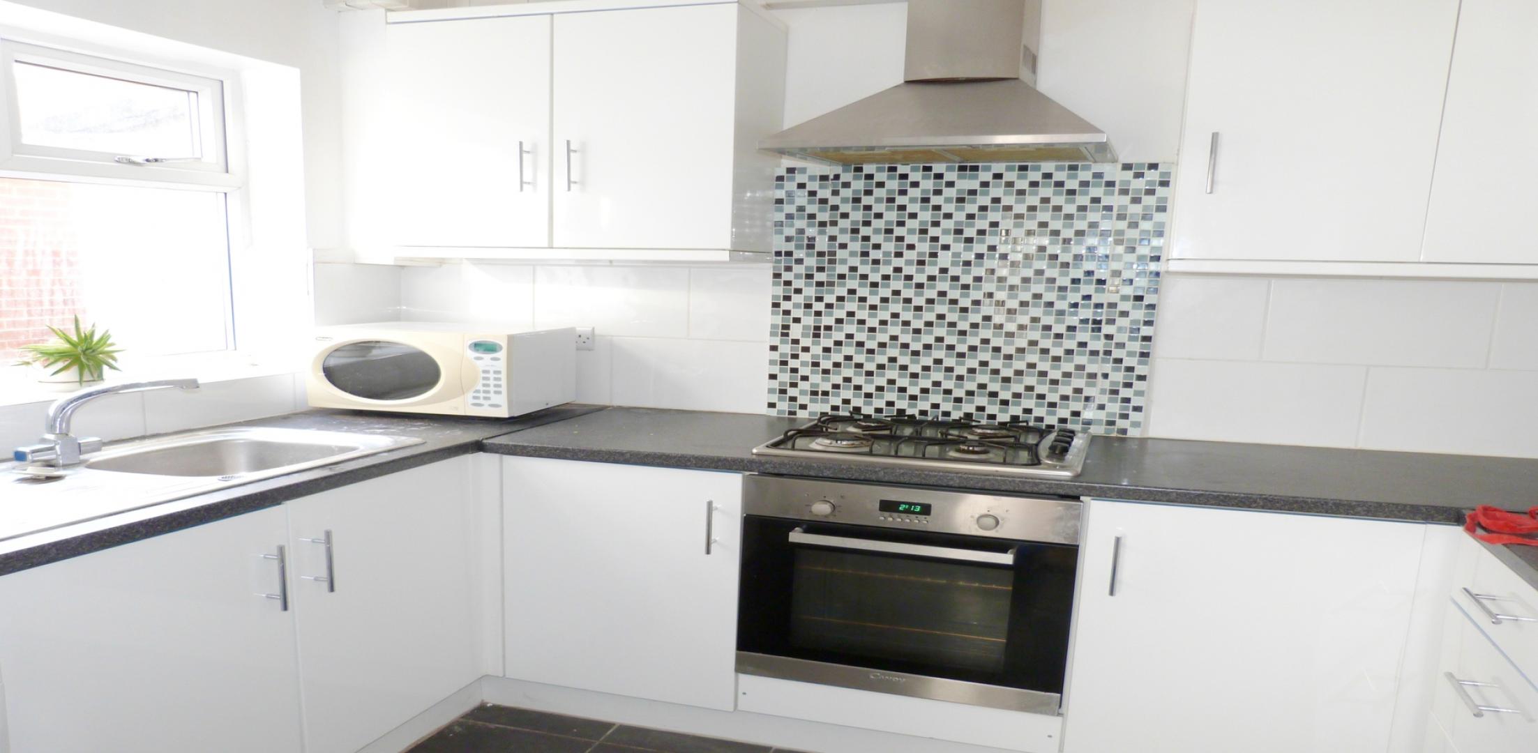 			NEW INSTRUCTION (Six Bedroom House), 6 Bedroom, 1 bath, 1 reception House			 Cambridge Avenue , Kilburn Park 