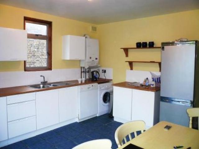 			2 Bedroom, 1 bath, 1 reception Flat			 Furness Road, KENSAL GREEN/WILLESDEN