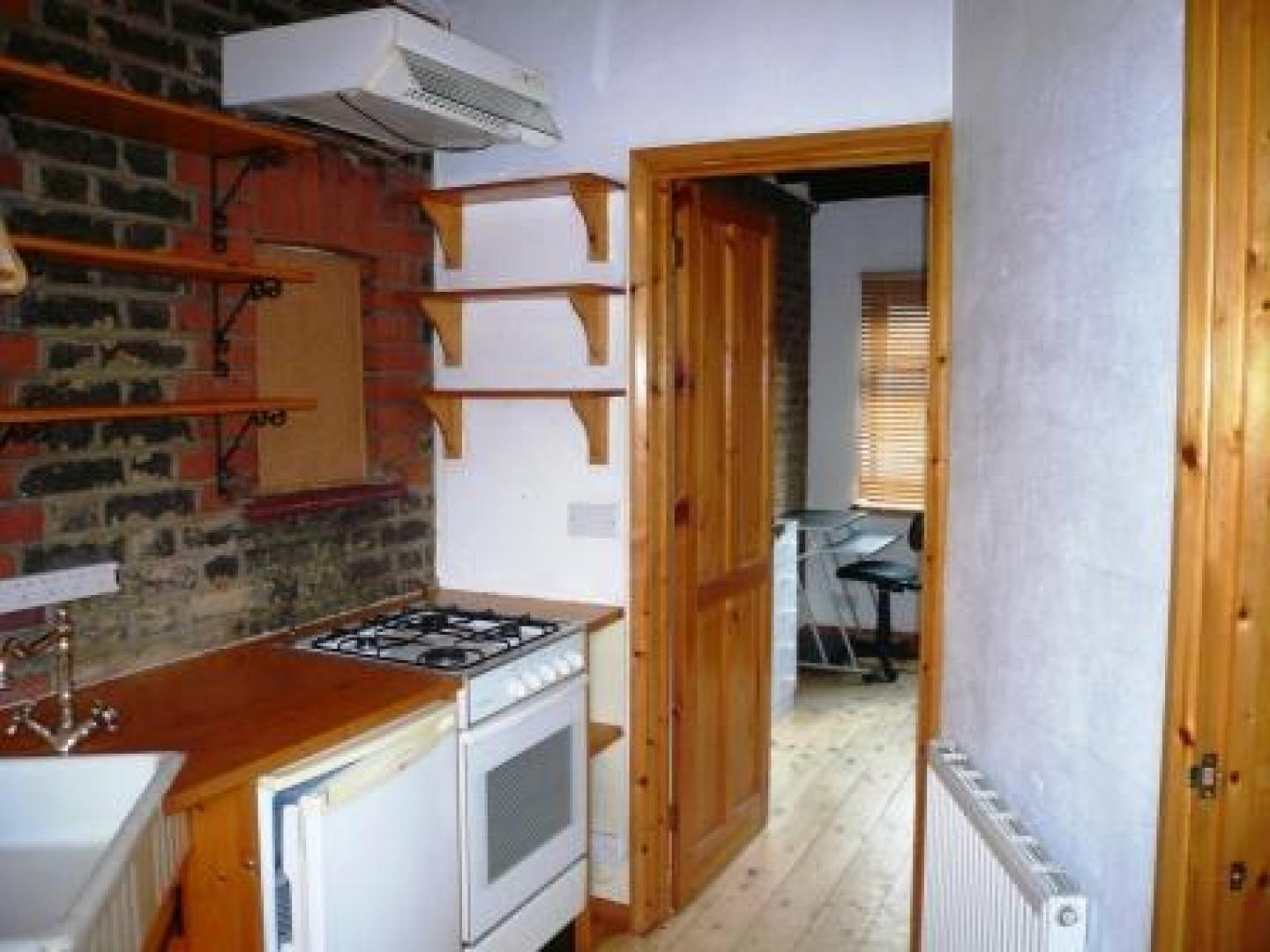 			Studio Apartment, 1 bath, 1 reception Studio			 Clitterhouse Crescent, GOLDERS GREEN/BRENT CROSS