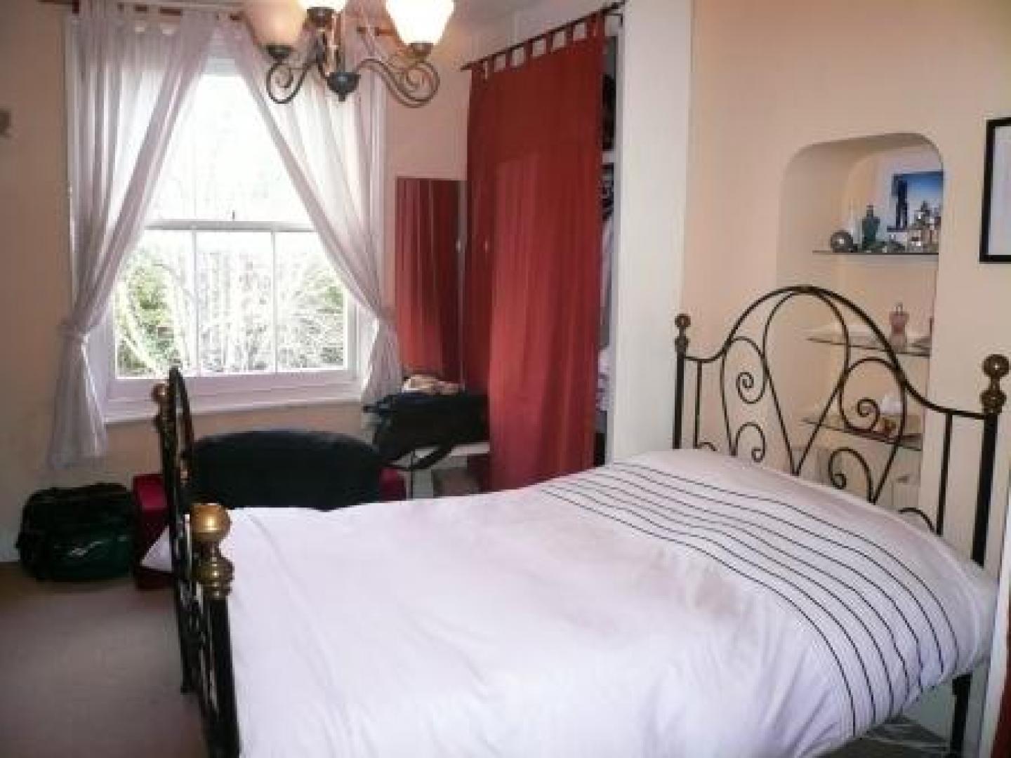 			2 Bedroom, 1 bath, 1 reception Flat			 Goldhurst Terrace, WEST HAMPSTEAD/FINCHLEY ROAD