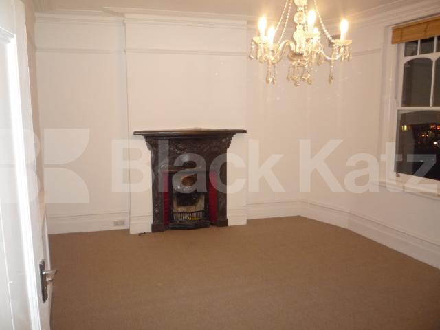			4 Bedroom, 1 bath, 1 reception Flat			 Muswell Hill Broadway, Muswell Hill