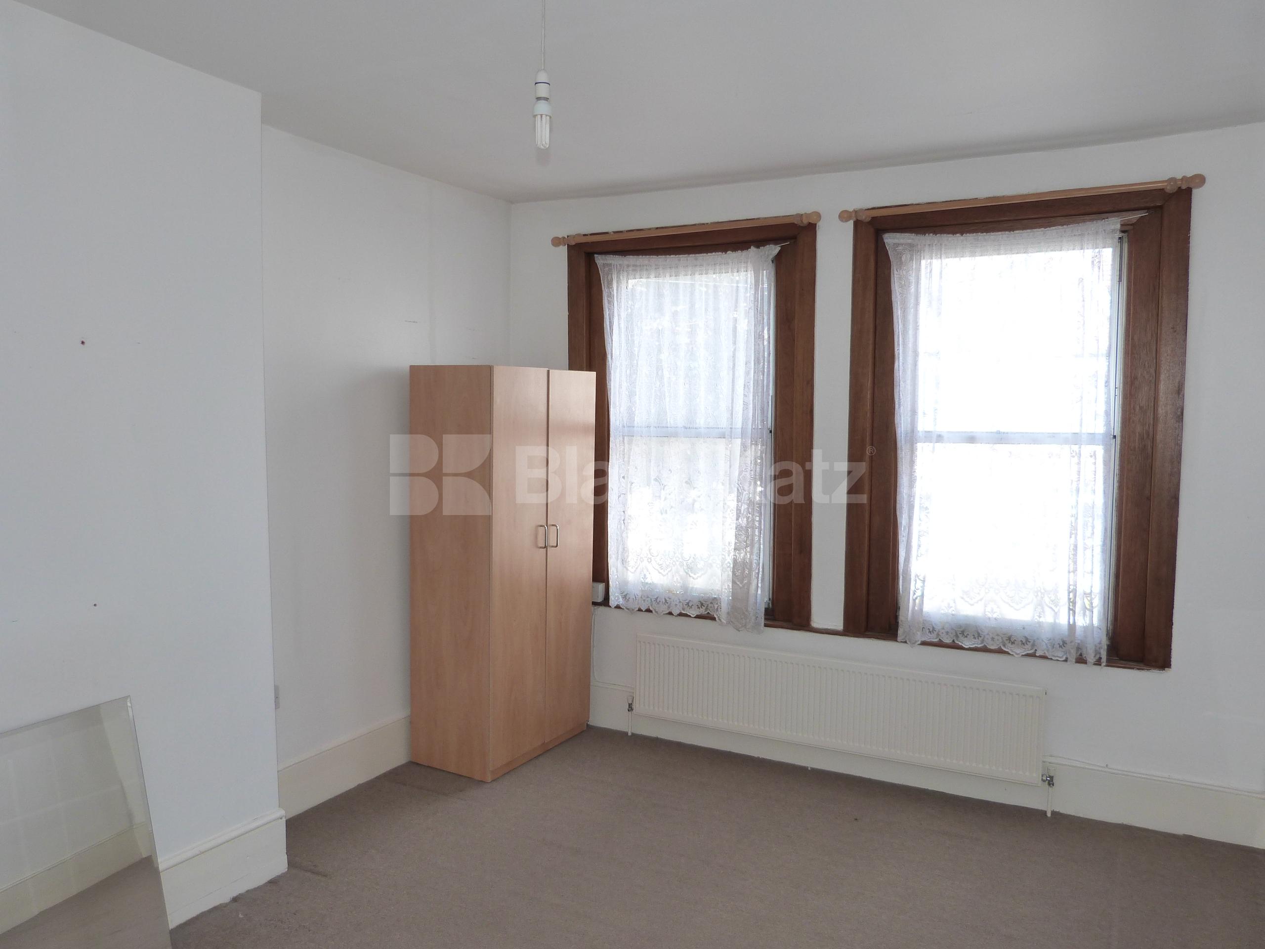 			3 Bedroom, 1 bath, 1 reception Flat			 Sirdar Road, Turnpike Lane N22