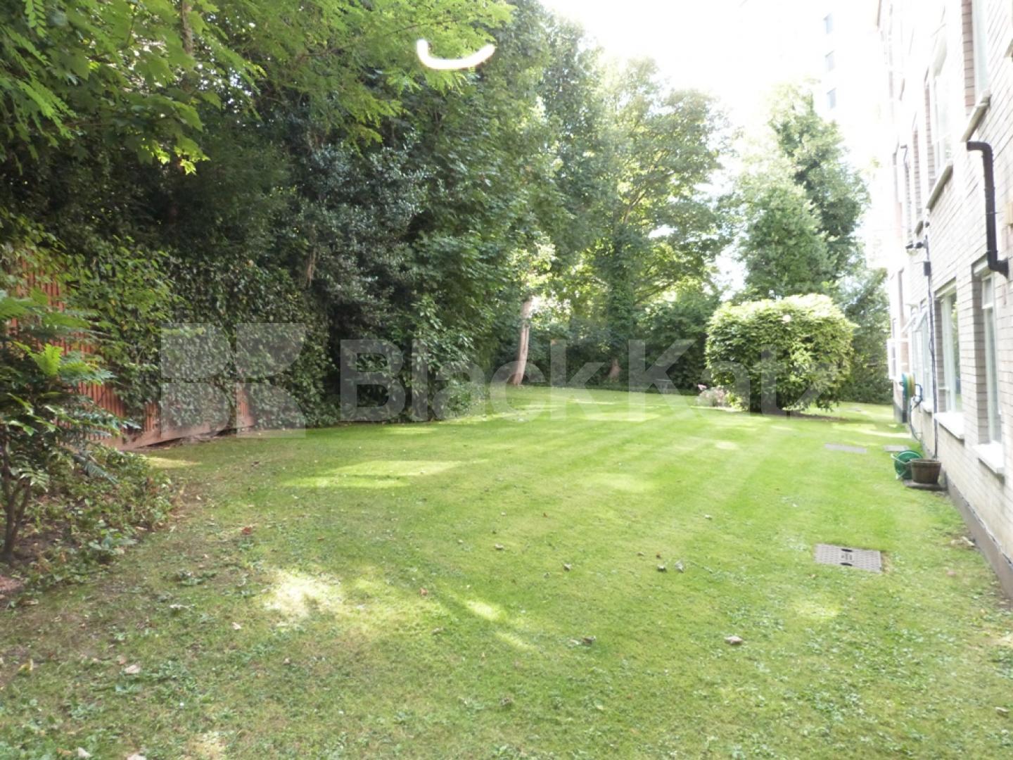 			1 Bedroom, 1 bath, 1 reception Flat			 Northern Heights, Crescent Road, Crouch End