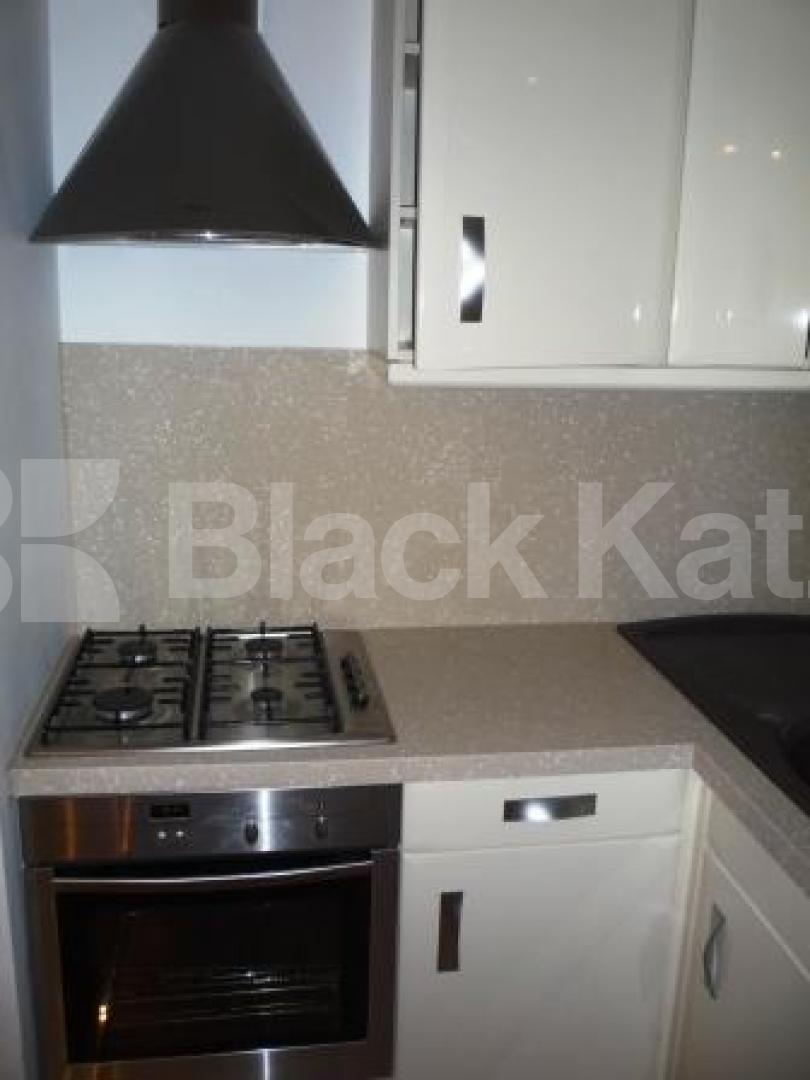 			LET, 1 Bedroom, 1 bath, 1 reception Ground Floor Flat			 Fortis Green Ave, EAST FINCHLEY