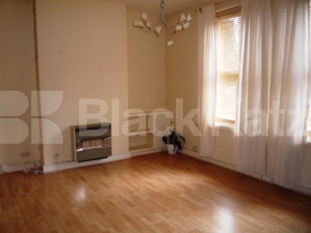 			3 Bedroom, 1 bath, 1 reception Terraced House			 Ella Road, CROUCH END