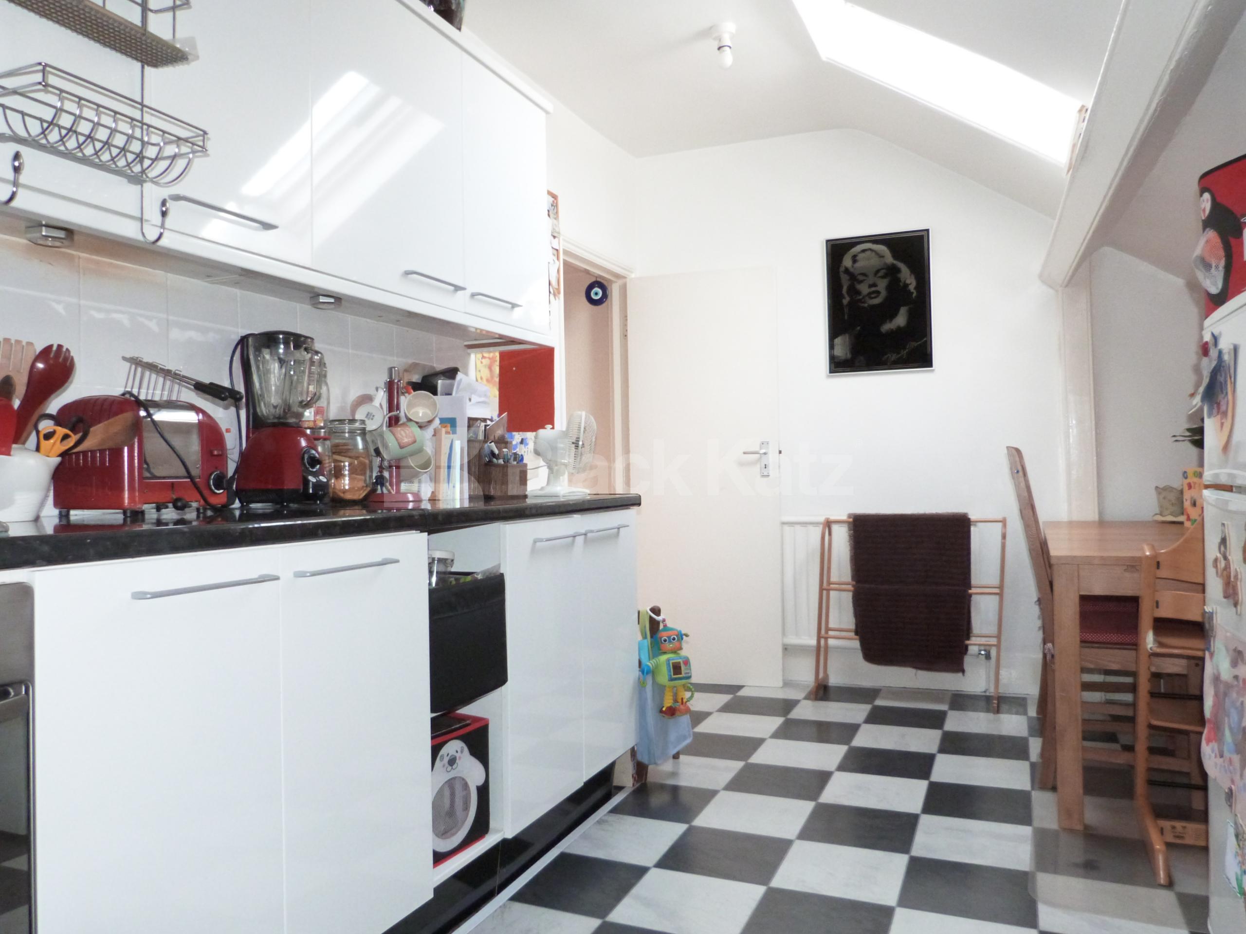 			Fab Property !, 1 Bedroom, 1 bath, 1 reception Flat			 Middle Lane, Crouch End N8