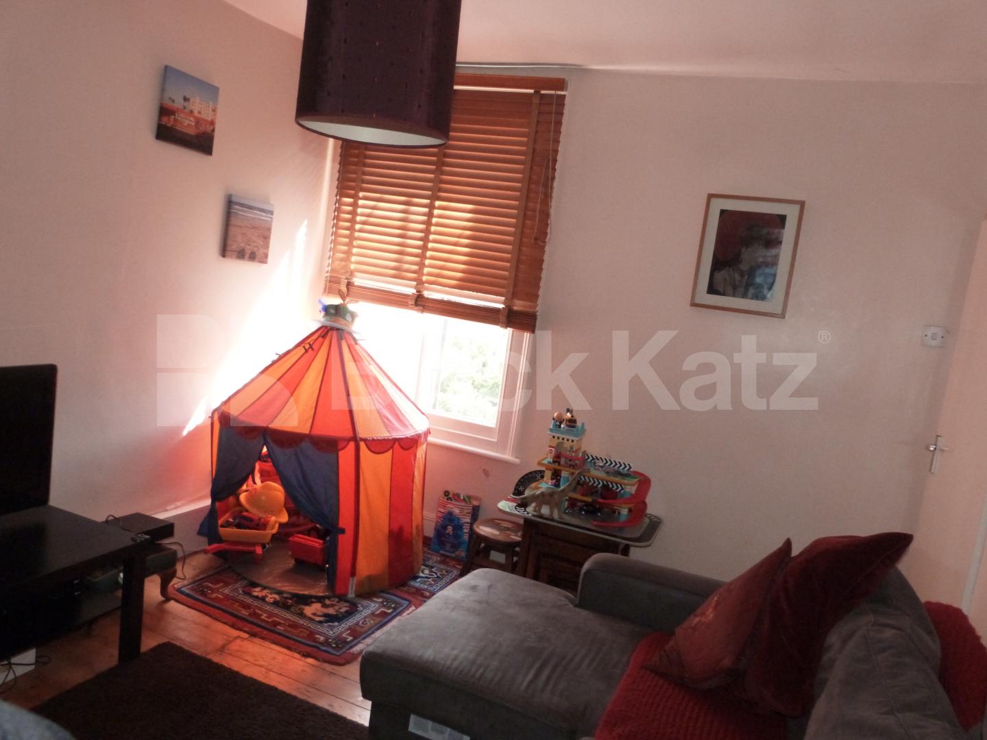 			Fab Property !, 1 Bedroom, 1 bath, 1 reception Flat			 Middle Lane, Crouch End