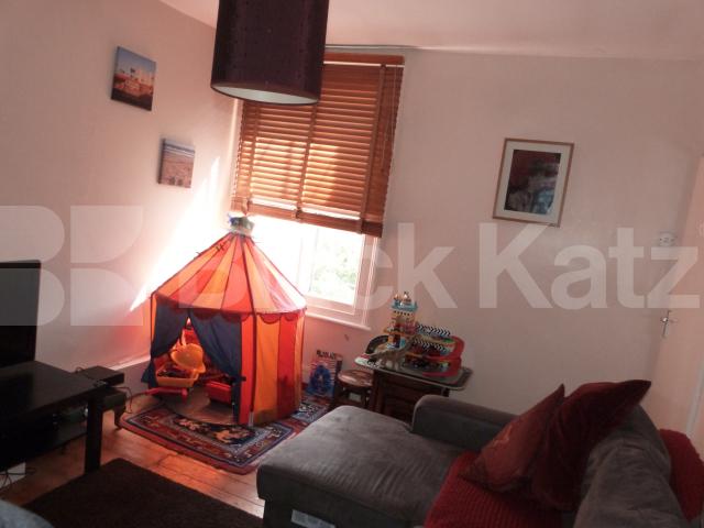 			Fab Property !, 1 Bedroom, 1 bath, 1 reception Flat			 Middle Lane, Crouch End