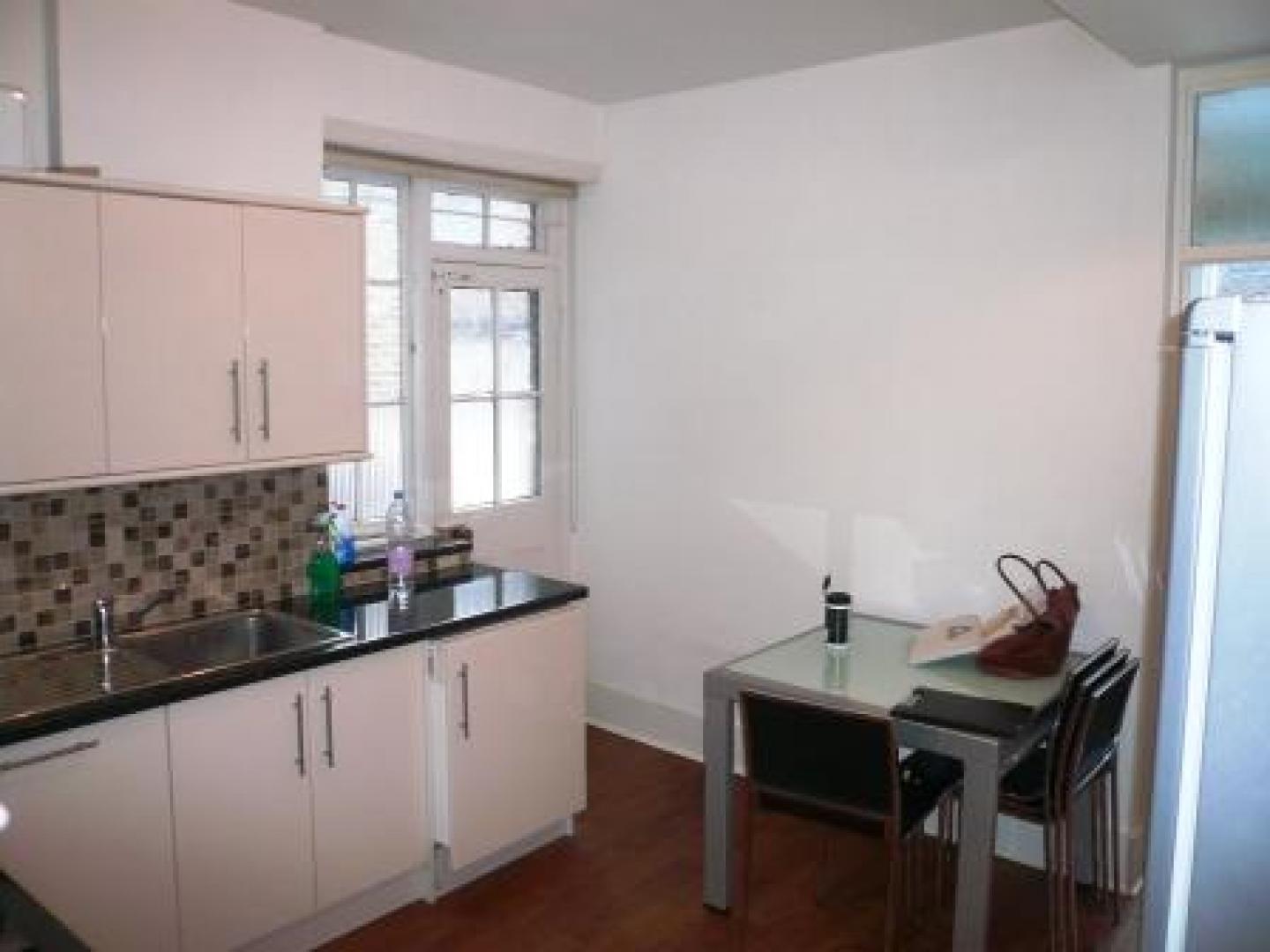			2 Bedroom, 1 bath, 1 reception Flat			 Mill Lane, WEST HAMPSTEAD