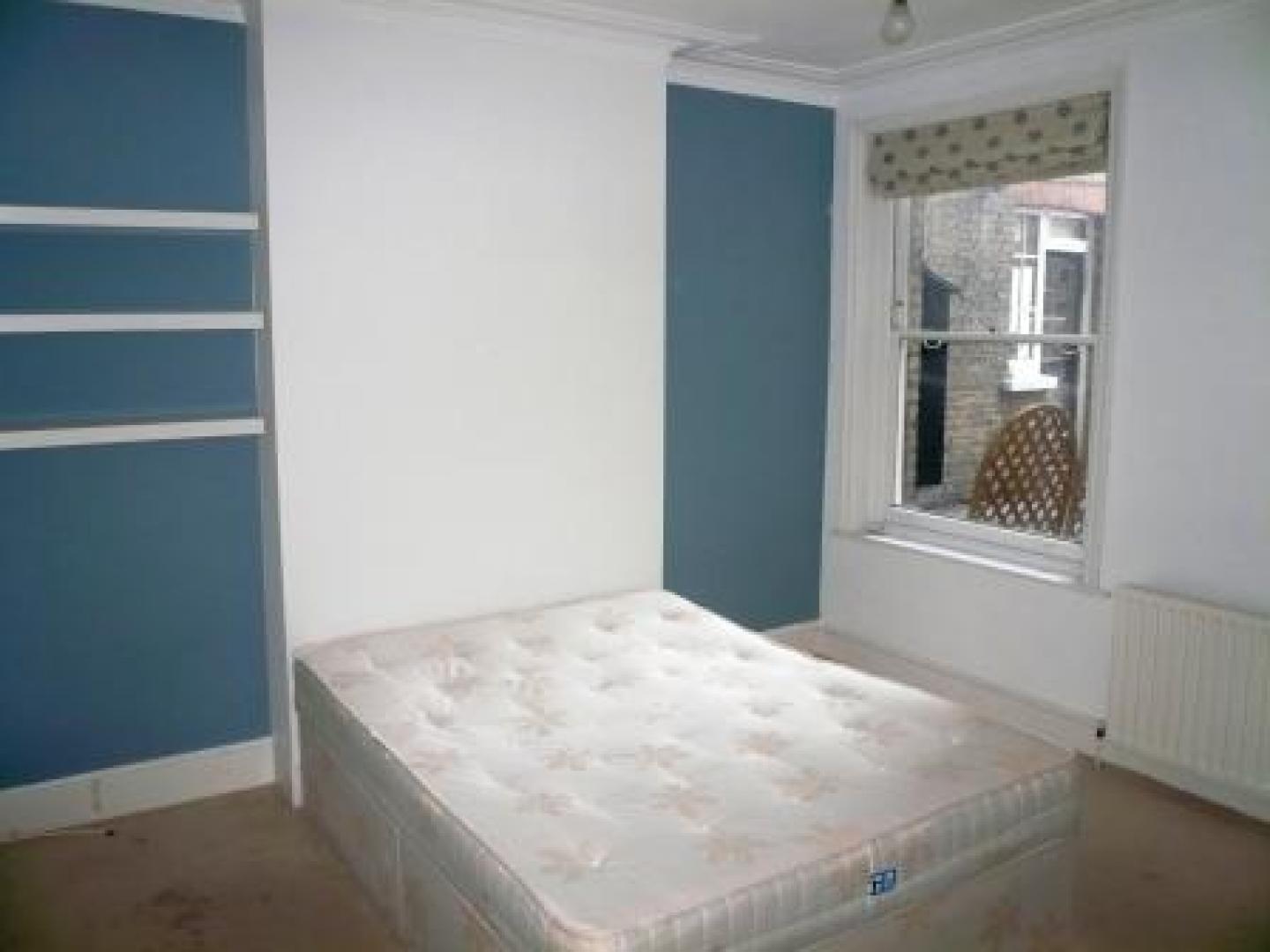 			2 Bedroom, 1 bath, 1 reception Flat			 Mill Lane, WEST HAMPSTEAD