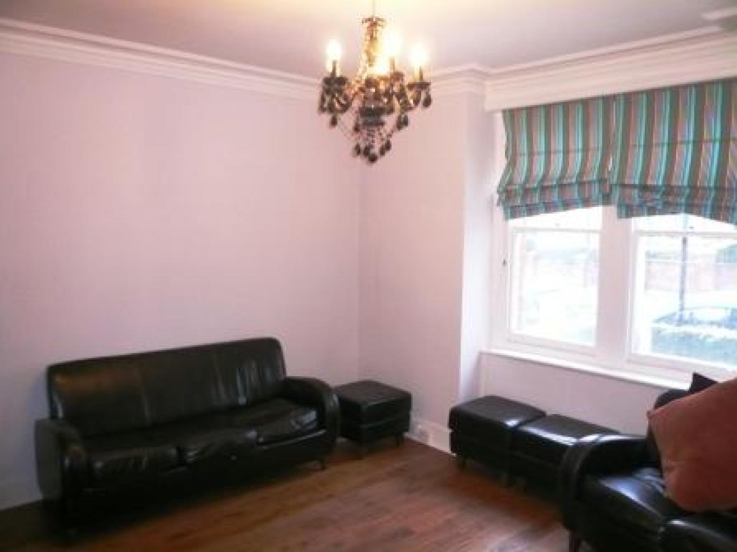 			2 Bedroom, 1 bath, 1 reception Flat			 Mill Lane, WEST HAMPSTEAD