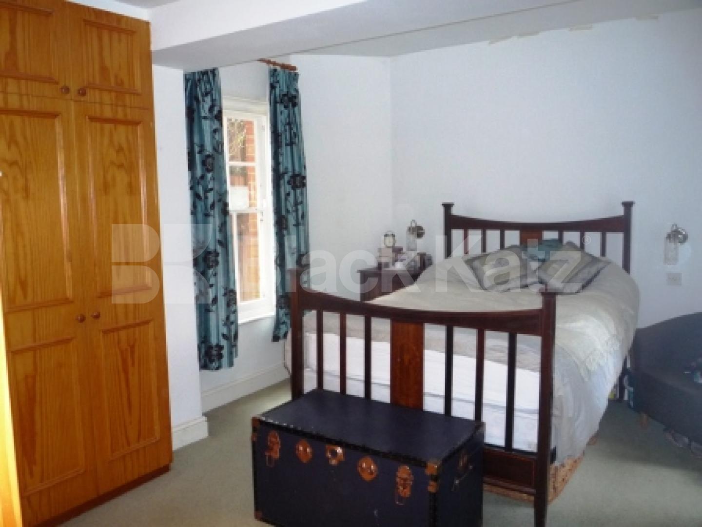 			UNIQUE PROPERTY!, 2 Bedroom, 1 bath, 1 reception Ground Floor Flat			 Haslemere Road, CROUCH END