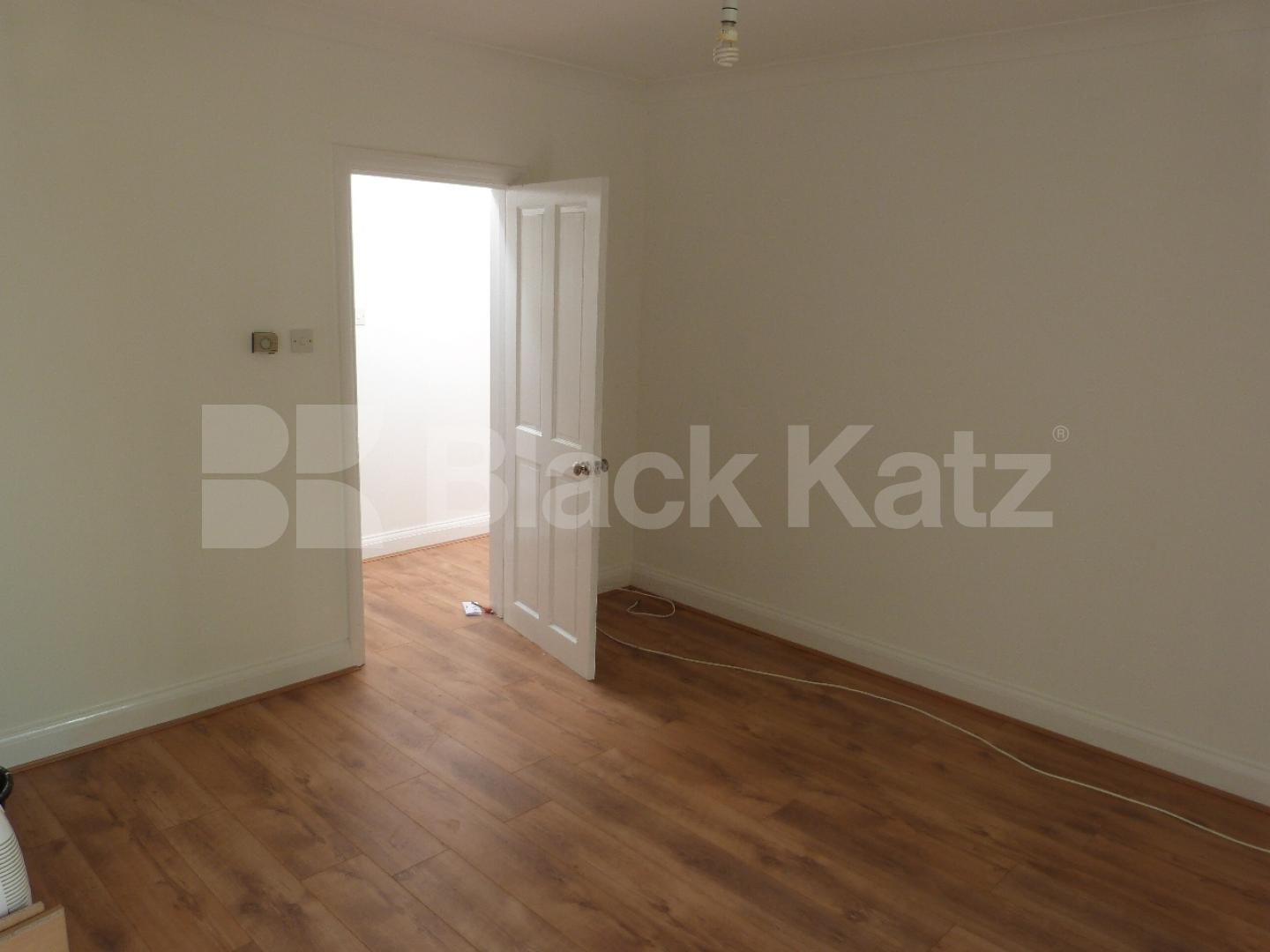 			2 Bedroom, 1 bath, 1 reception Bungalow			 Pages Lane, Muswell Hill