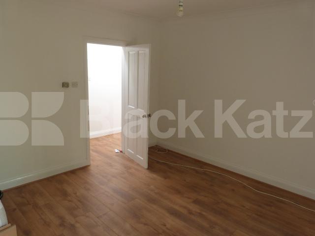 			2 Bedroom, 1 bath, 1 reception Bungalow			 Pages Lane, Muswell Hill