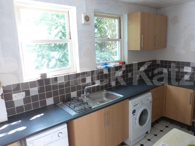 			2 Bedroom, 1 bath, 1 reception Bungalow			 Pages Lane, Muswell Hill