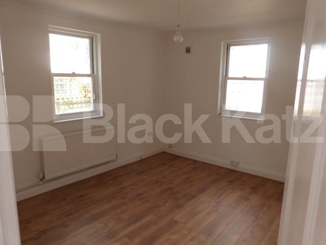 			2 Bedroom, 1 bath, 1 reception Bungalow			 Pages Lane, Muswell Hill