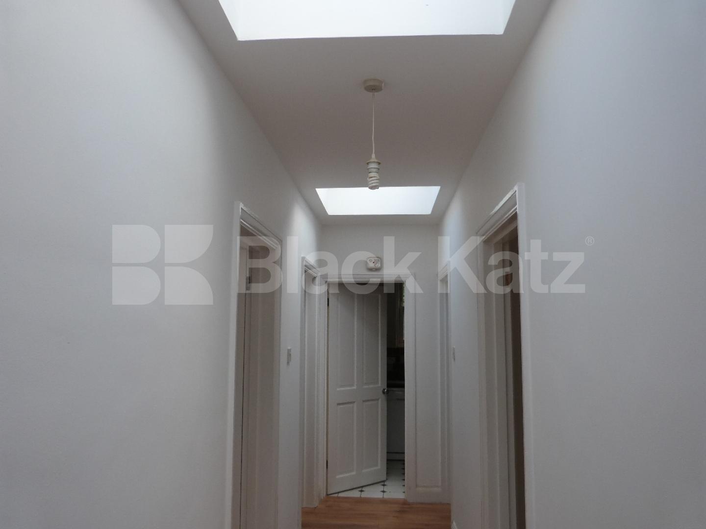 			2 Bedroom, 1 bath, 1 reception Bungalow			 Pages Lane, Muswell Hill