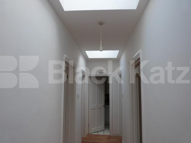 			2 Bedroom, 1 bath, 1 reception Bungalow			 Pages Lane, Muswell Hill