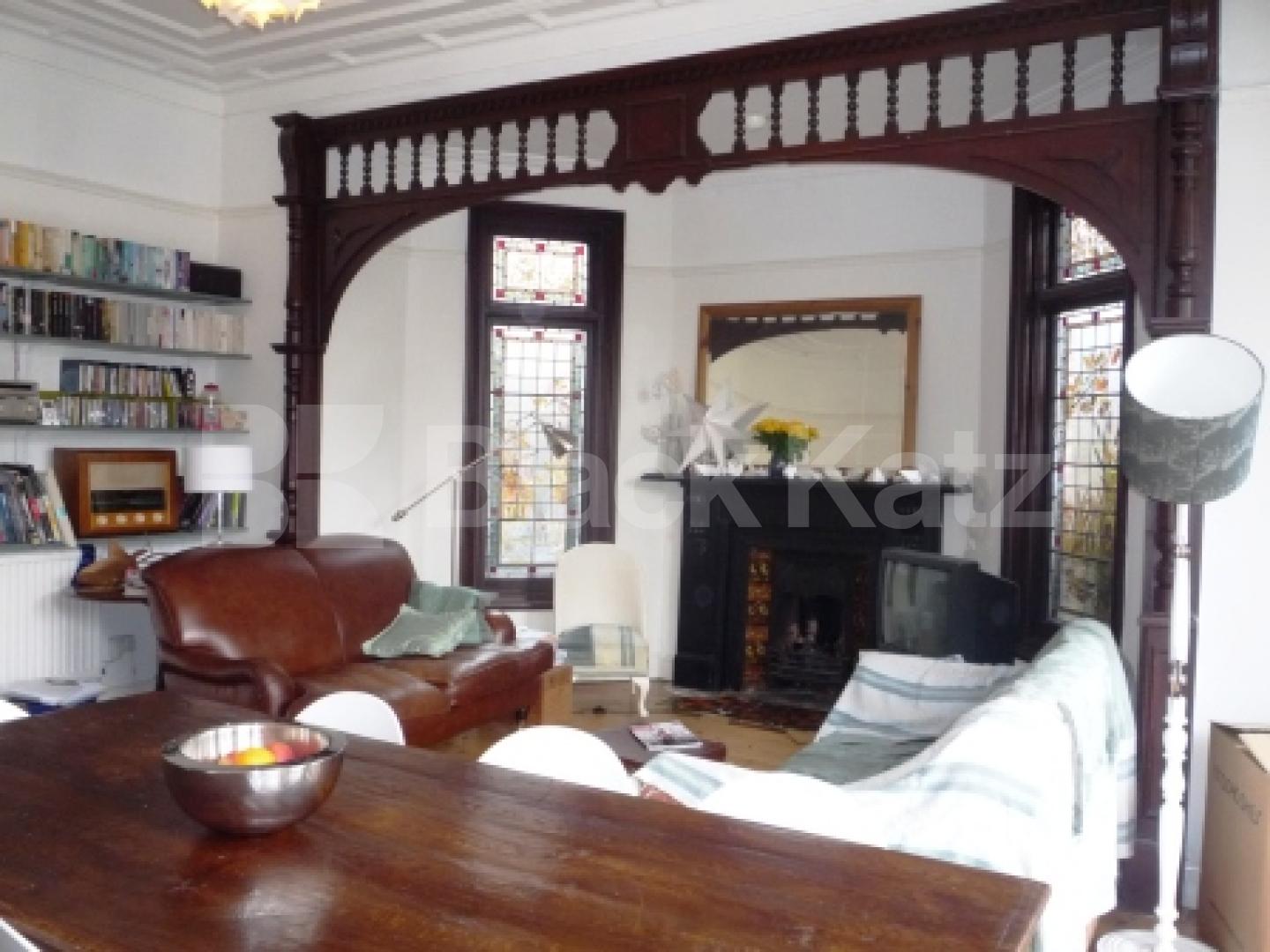 			UNIQUE PROPERTY!, 2 Bedroom, 1 bath, 1 reception Ground Floor Flat			 Haslemere Road, CROUCH END