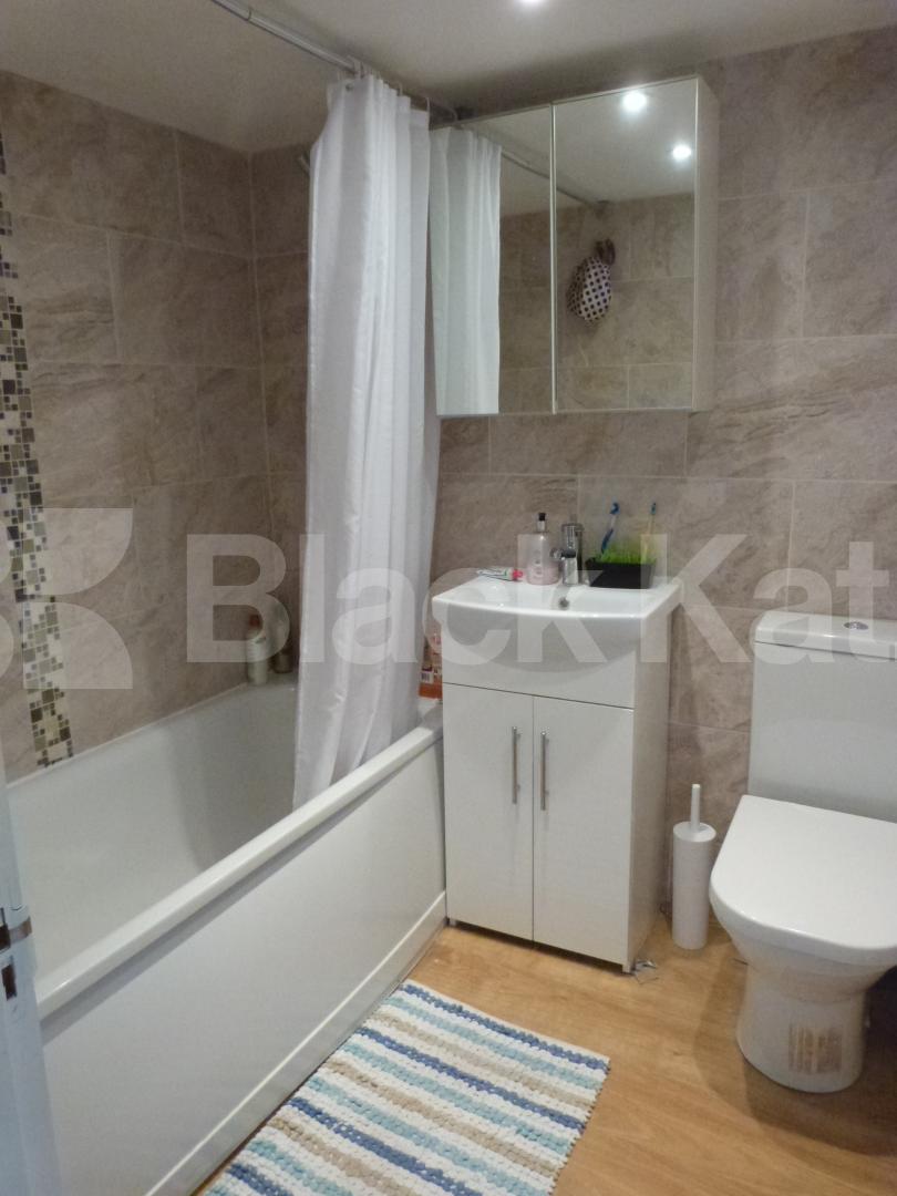 			Fantastic Property !, 2 Bedroom, 1 bath, 1 reception Flat			 Turnpike lane, Turnpike lane