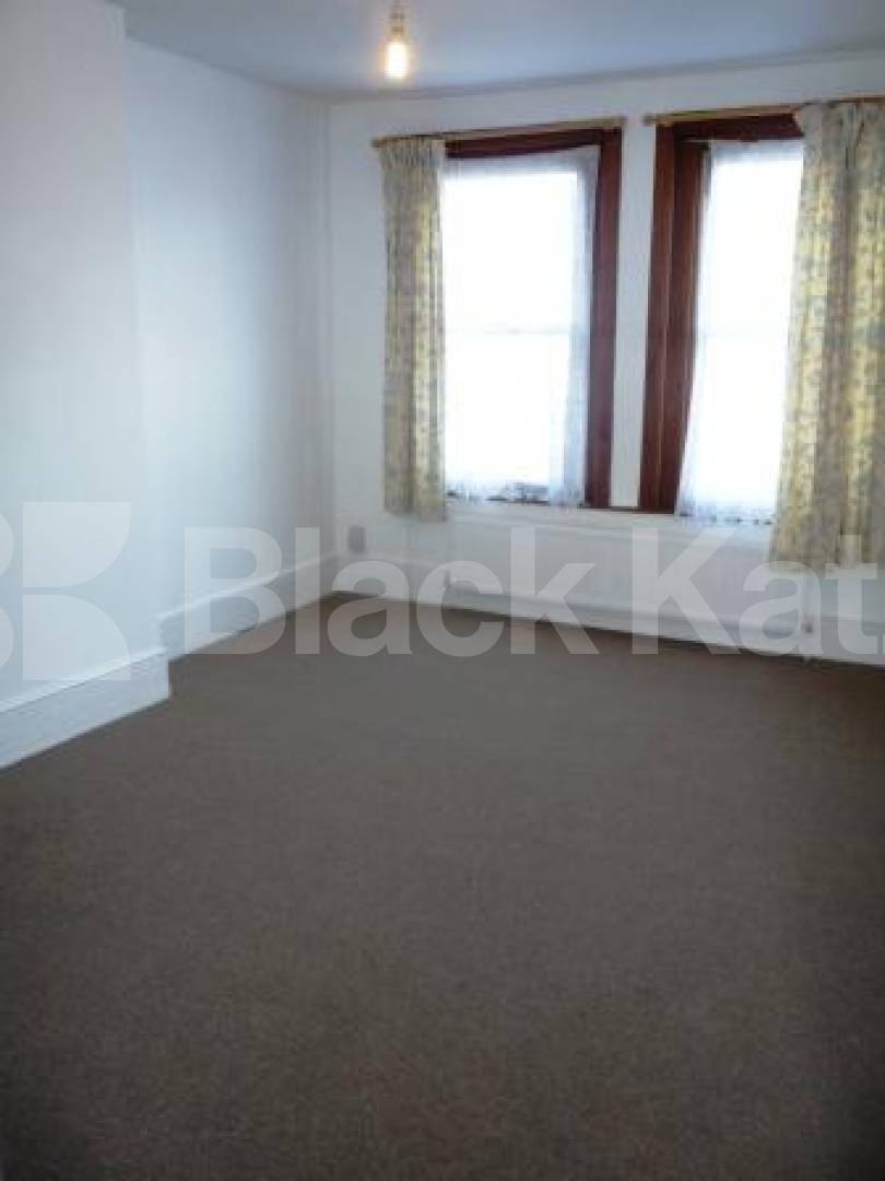 			3 Bedroom, 1 bath, 1 reception Flat			 Sirdar Road, TURNPIKE LANE