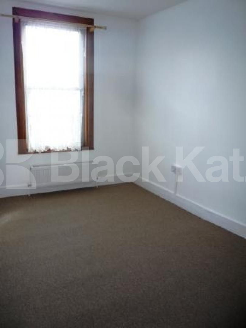 			3 Bedroom, 1 bath, 1 reception Flat			 Sirdar Road, TURNPIKE LANE