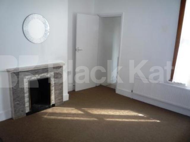 			3 Bedroom, 1 bath, 1 reception Flat			 Sirdar Road, TURNPIKE LANE