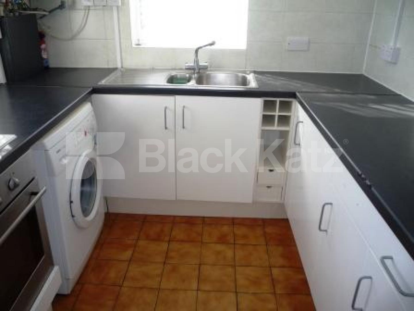 			3 Bedroom, 1 bath, 1 reception Flat			 Sirdar Road, TURNPIKE LANE
