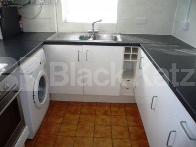 			3 Bedroom, 1 bath, 1 reception Flat			 Sirdar Road, TURNPIKE LANE