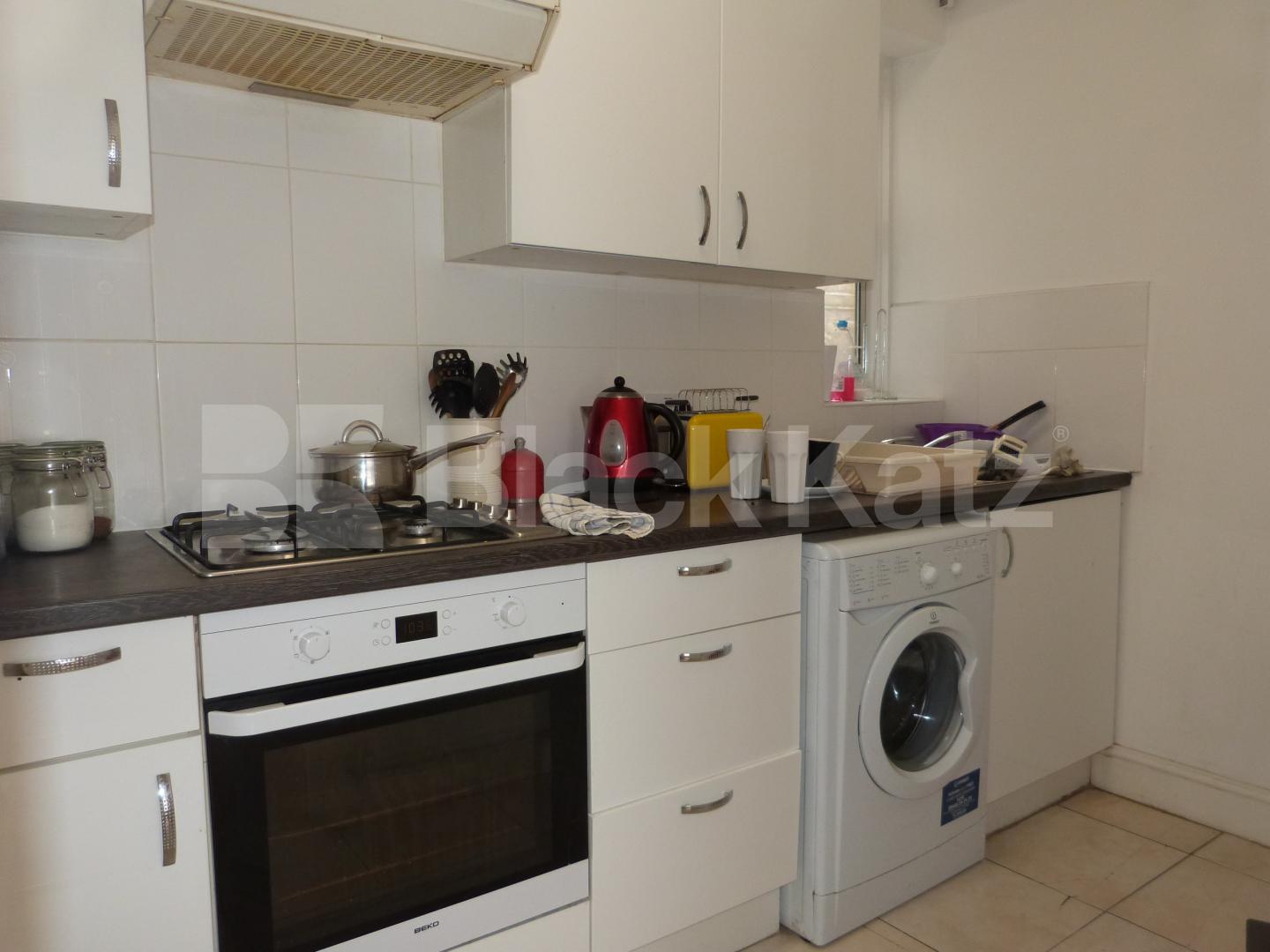 			Fantastic Property !, 2 Bedroom, 1 bath, 1 reception Flat			 Turnpike lane, Turnpike lane