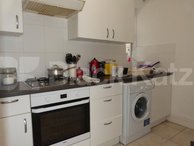 			Fantastic Property !, 2 Bedroom, 1 bath, 1 reception Flat			 Turnpike lane, Turnpike lane