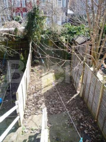 			3 Bedroom, 1 bath, 1 reception Flat			 Sirdar Road, TURNPIKE LANE